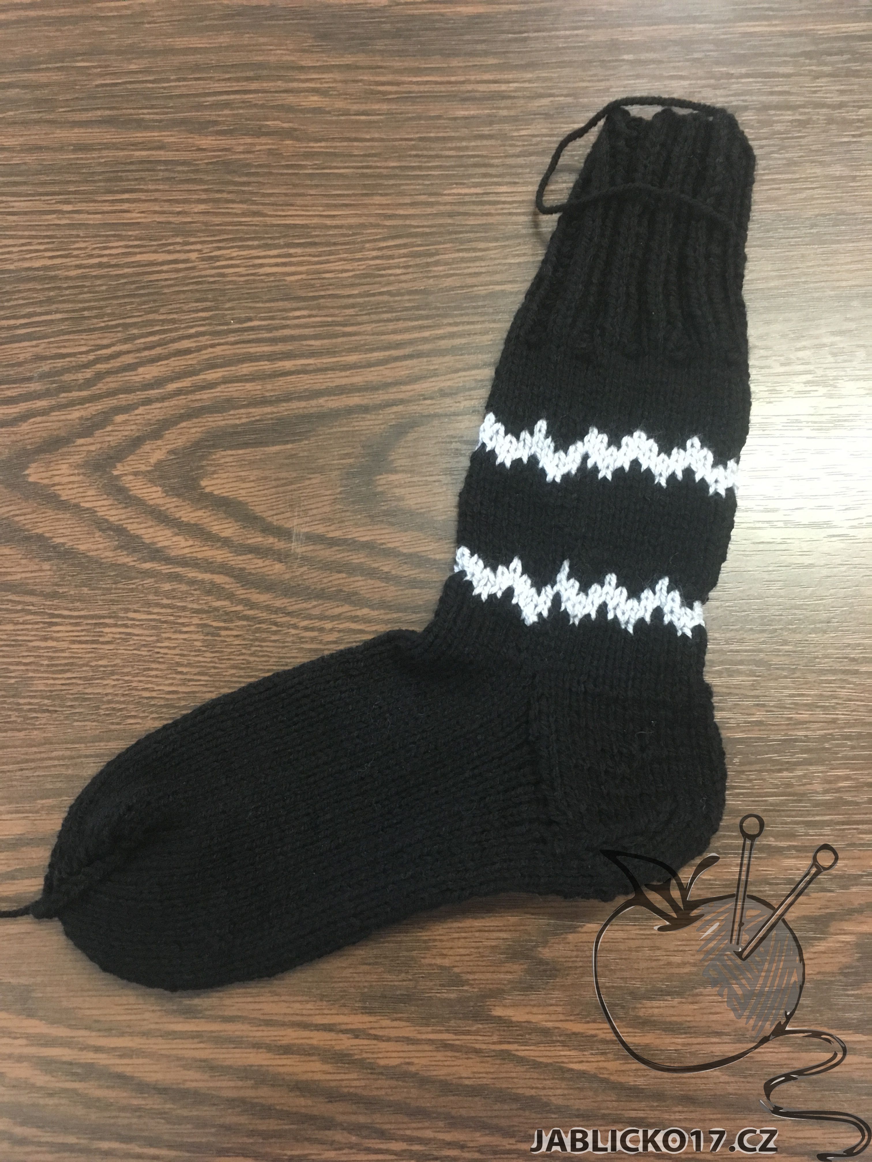 Ponožky černé s šedým vypleteným vzorem